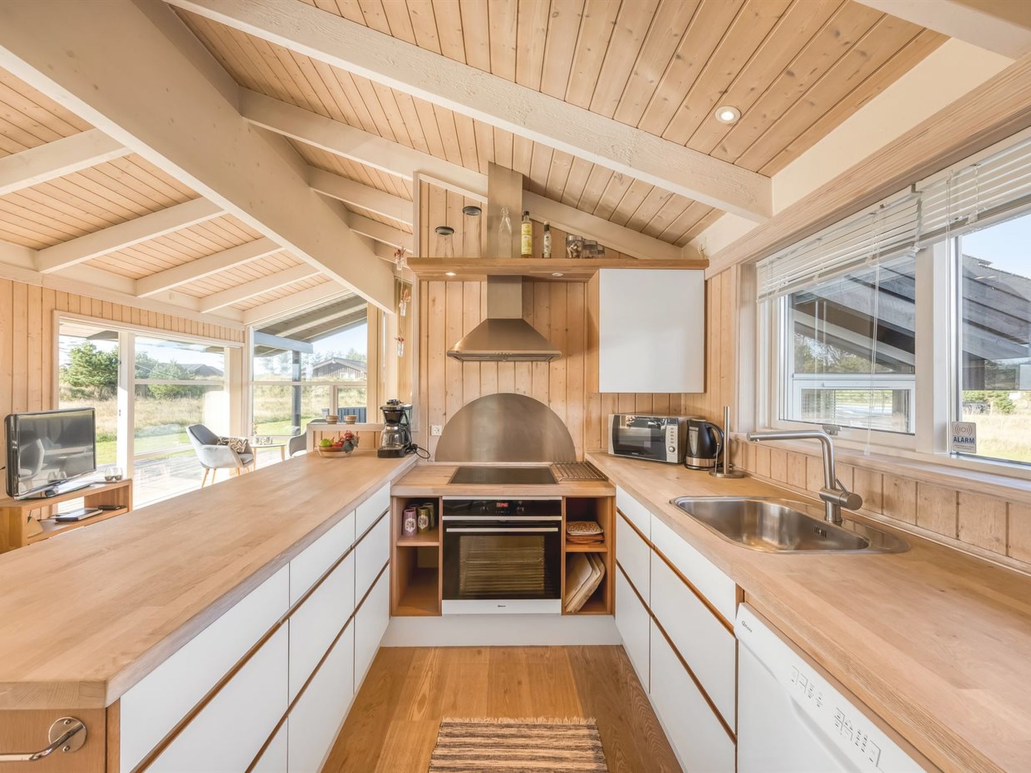 Réfrigérateur, micro-ondes, lave-vaisselle