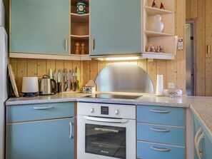 冰箱、微波炉、洗碗机、厨具/餐具