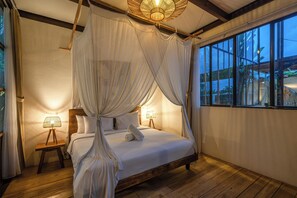 Grand Villa | 2 bedrooms, in-room safe, desk, iron/ironing board
