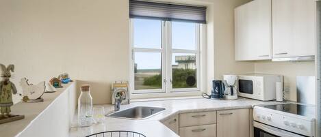 Réfrigérateur, micro-ondes, lave-vaisselle