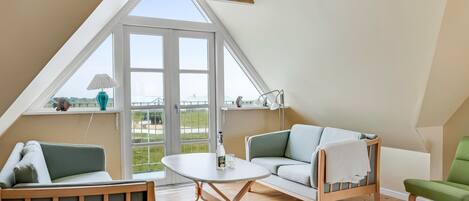 Fernseher, Kamin, DVD-Player