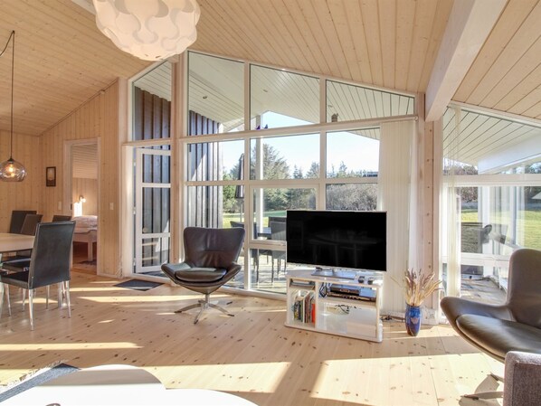 TV, DVD player - "Nynke" - 600m from the sea by Interhome (Løkken)