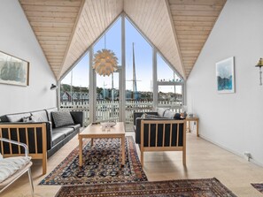 TV, peis og DVD-spiller