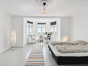 6 bedrooms, WiFi
