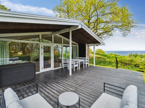 Outdoor dining - "Esben" - 350m from the sea by Interhome (Allinge)