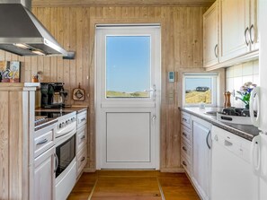 Réfrigérateur, four à micro-ondes, lave-vaisselle
