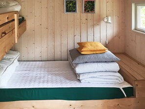 3 bedrooms, WiFi
