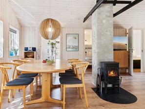 Dining - "Ilmari" - 150m from the sea by Interhome (Nexø)