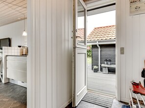 Interior - "Mumme" - 100m from the sea by Interhome (Hals)