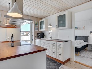 Réfrigérateur, micro-ondes, lave-vaisselle