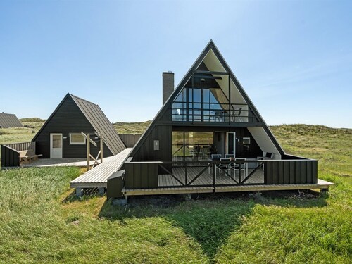 "Viona" - 350m from the sea by Interhome