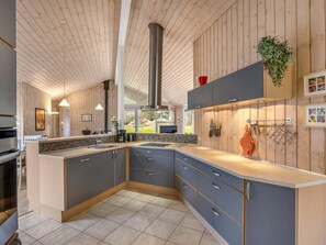 Køleskab, mikrobølgeovn, ovn, opvaskemaskine