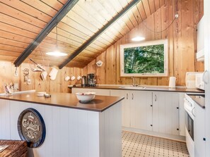 Kühlschrank, Mikrowelle, Ofen, Hochstuhl