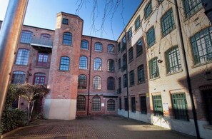 Exterior - Lovely 2-bedroom Apartment - Raleigh Square (Nottingham)