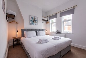 2 bedrooms, iron/ironing board, free WiFi