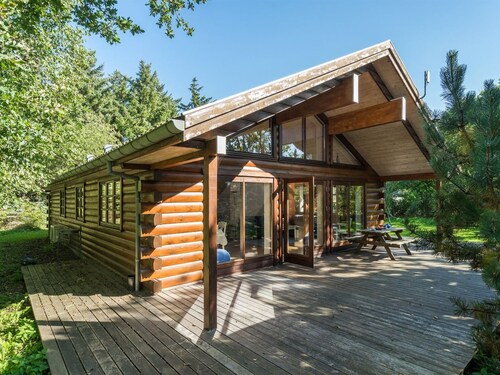 "Floriane" - 700m from the sea by Interhome