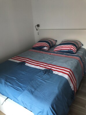 2 chambres, fer et planche à repasser, Wi-Fi gratuit