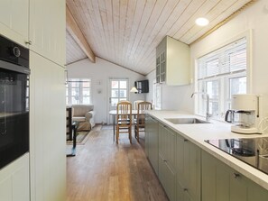 Fridge, dishwasher, cookware/dishes/utensils