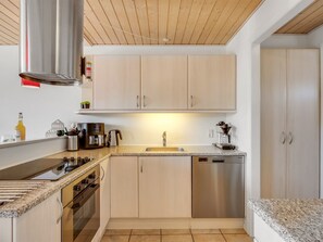 Fridge, microwave, dishwasher, cookware/dishes/utensils