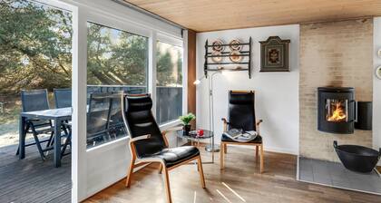 "Jula" - 800m from the sea by Interhome