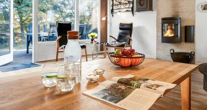 "Jula" - 800m from the sea by Interhome