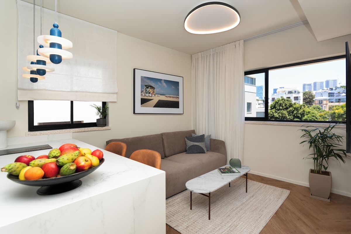De Pink or De Blue | 1 bedroom, in-room safe, individually decorated, individually furnished