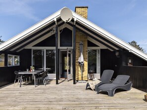 Outdoor dining - "Aleksia" - 1km from the sea by Interhome (Løkken)