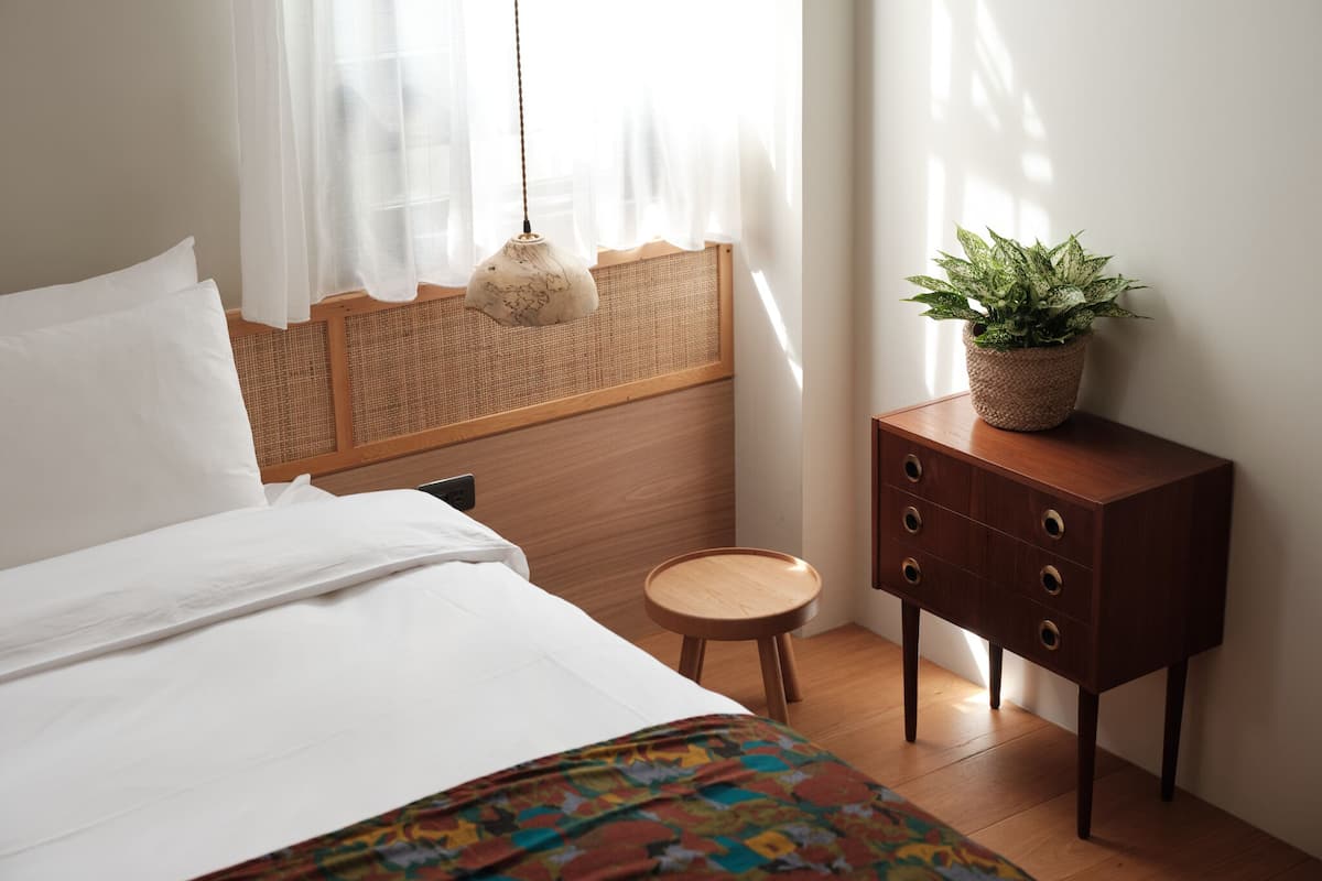 Gallery tweepersoonskamer, 1 queensize bed | Gratis wifi, beddengoed