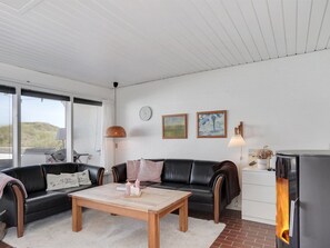TV, fireplace - "Marjon" - 400m from the sea by Interhome (Pandrup)