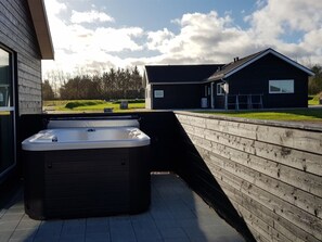 Terrace/patio - "Eveline" - 1.5km from the sea by Interhome (Løkken)