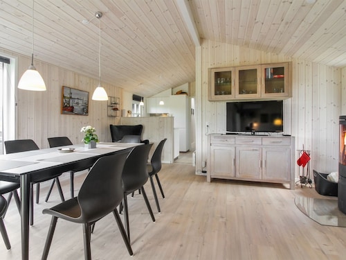 "Daje" - 600m from the sea by Interhome