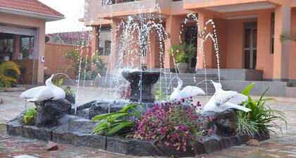 Faith Homes Hotel Apartments - 1.1 km from Toroo Botanical Gardens Fort Portal..