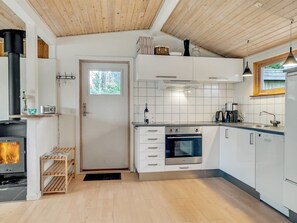 Fridge, microwave, oven, dishwasher - "Joosua" - 400m from the sea by Interhome (Sæby)