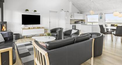"Kirsi" - 1.6km from the sea by Interhome