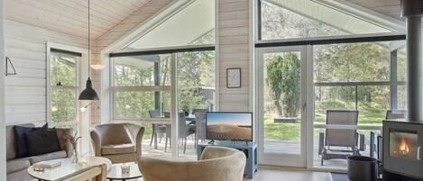 TV, peis og DVD-spiller