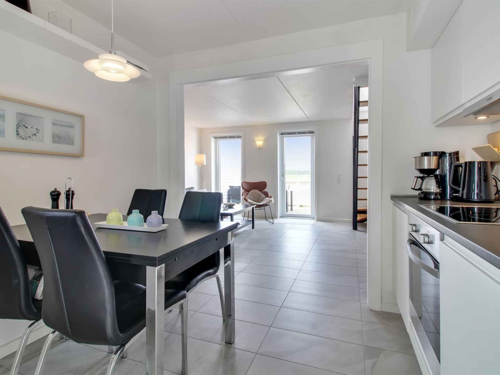 Kjøleskap, mikrobølgeovn, ovn og oppvaskmaskin