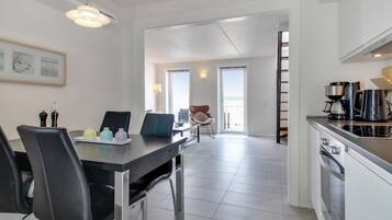 Réfrigérateur, micro-ondes, four, lave-vaisselle