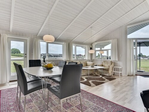 "Sisko" - 600m from the sea by Interhome