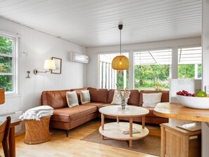 TV, fireplace - "Gia" - 1.3km from the sea by Interhome (Hals)