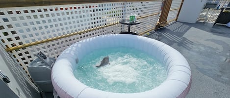 屋外スパ浴槽