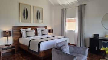 Deluxe Suite | 1 bedroom, Egyptian cotton sheets, premium bedding, Select Comfort beds