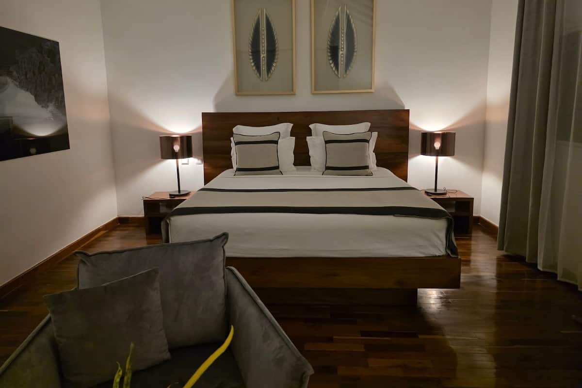 Deluxe Suite | 1 bedroom, Egyptian cotton sheets, premium bedding, Select Comfort beds