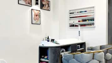 Couples treatment room(s), body treatments, aromatherapy
