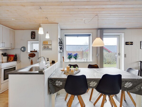 Køleskab, mikrobølgeovn, ovn, opvaskemaskine