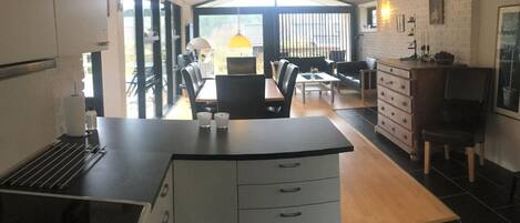 Fridge, microwave, dishwasher, cookware/dishes/utensils