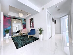 المنشأة من الداخل