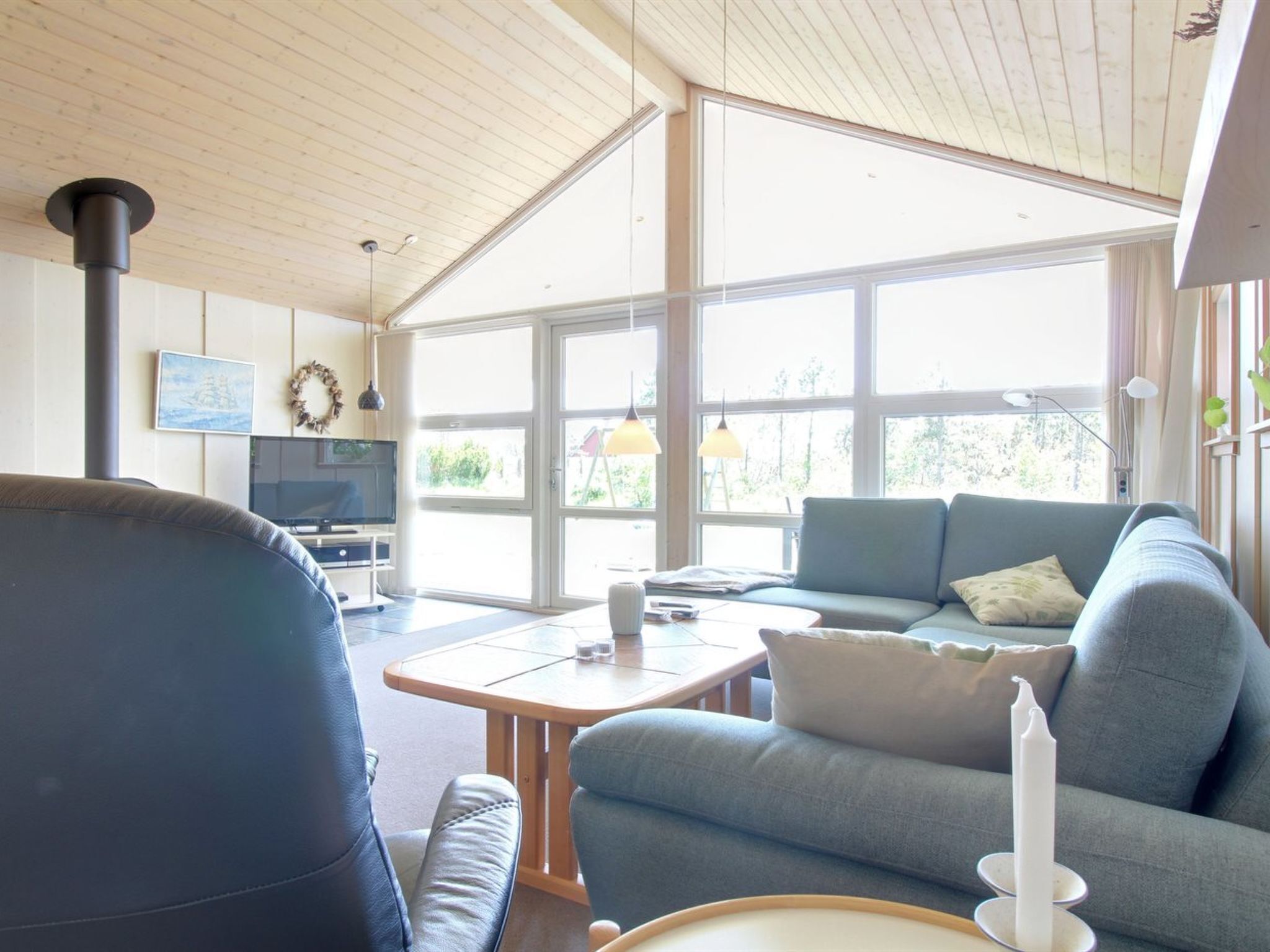 TV, fireplace, DVD player