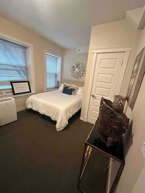 Bügeleisen/Bügelbrett, WLAN, Bettwäsche