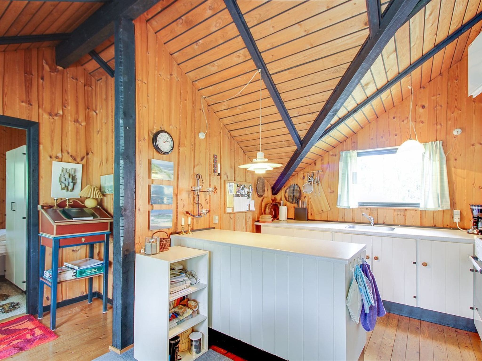 Fridge, oven, cookware/dishes/utensils