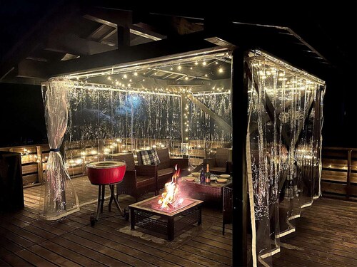 Enjoy the BBQ and starry sky and athletic pool on the large 80 ㎡ terrace.